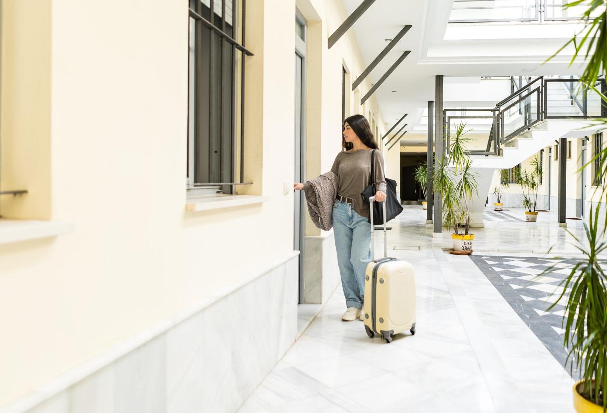 Apartamento Triana Deluxe Con Patio Privado Sevilla Eksteriør bilde