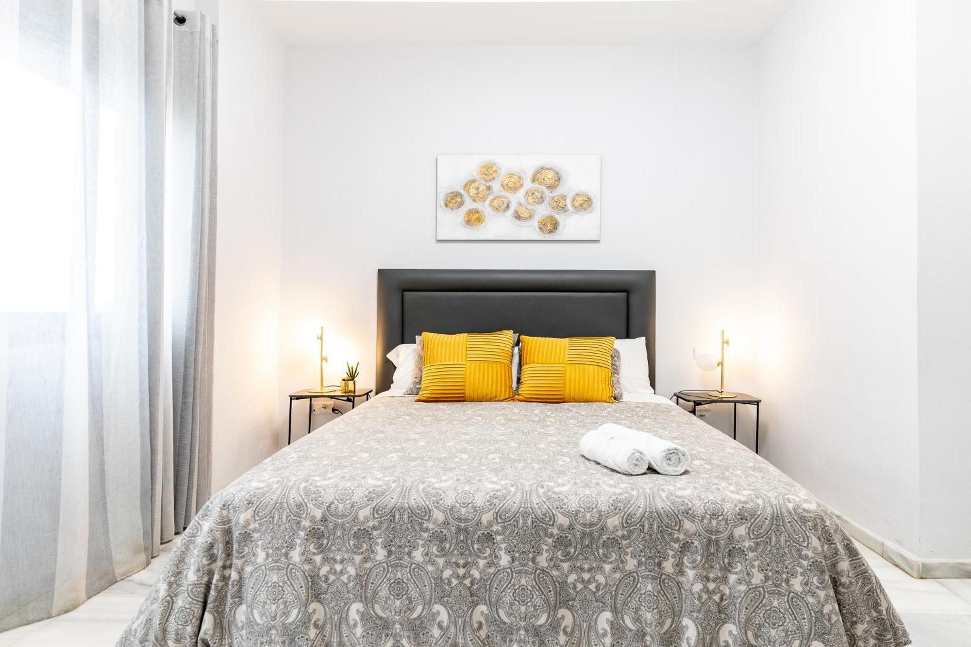 Apartamento Triana Deluxe Con Patio Privado Sevilla Eksteriør bilde